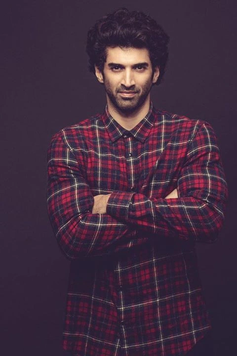 Aditya Roy Kapoor hairstyle