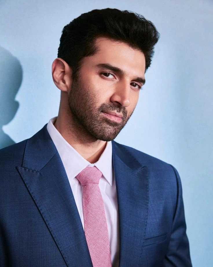 Aditya Roy Kapoor hairstyle