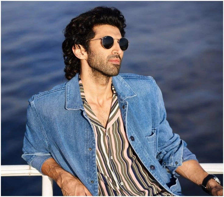 Aditya Roy Kapoor hairstyle