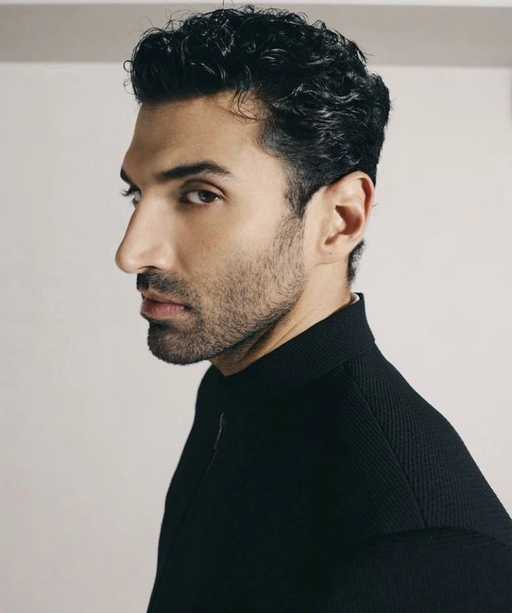 Aditya Roy Kapoor hairstyle