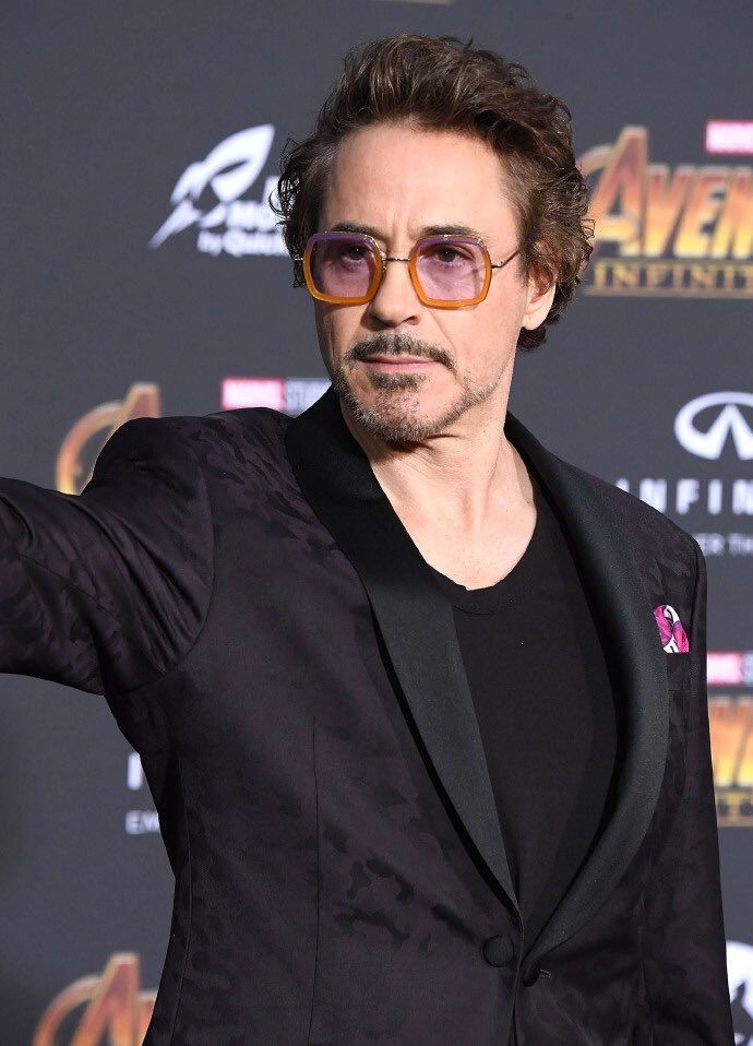 Robert Downey Jr hairstyle