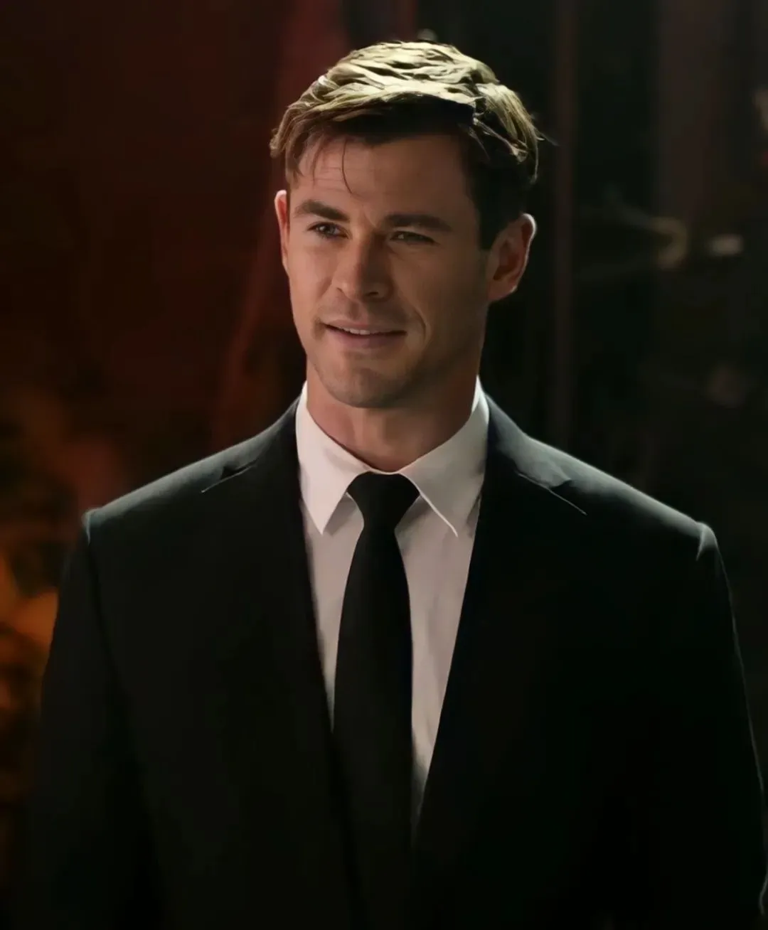 Chris Hemsworth hairstyle