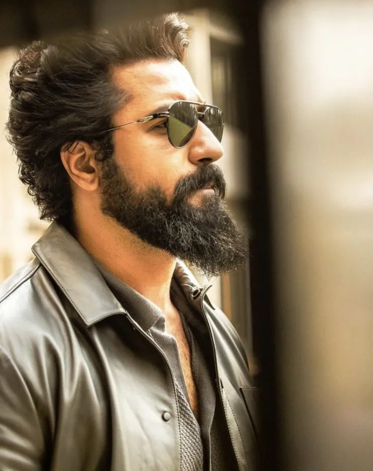 Vicky Kaushal hairstyle
