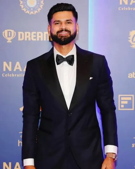 Shreyas Iyer hairstyle