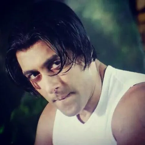 Tere Naam hairstyle