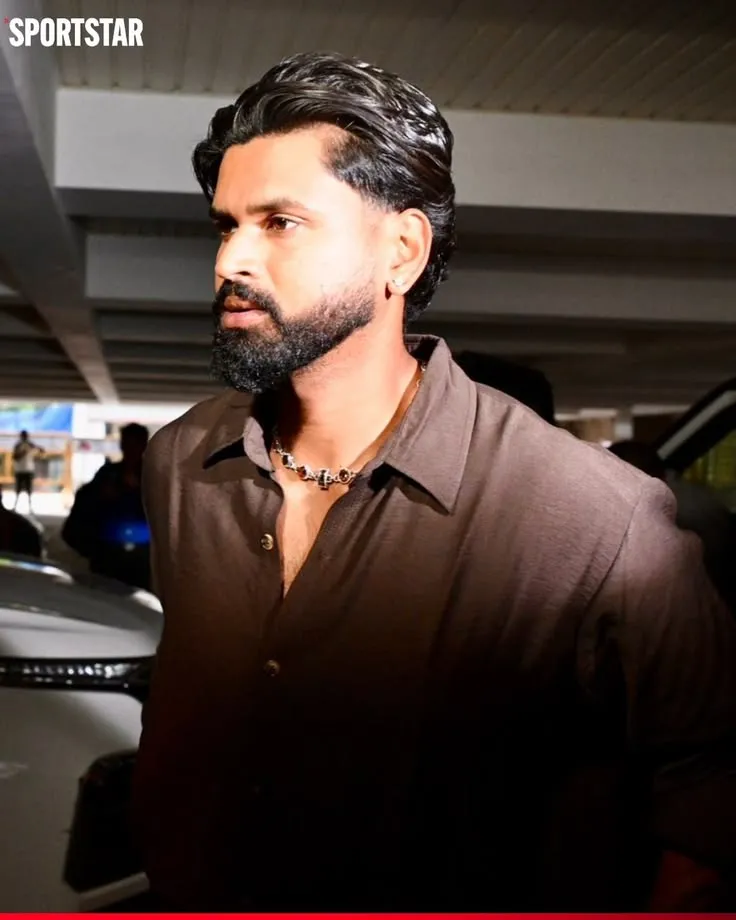 Shreyas Iyer hairstyle